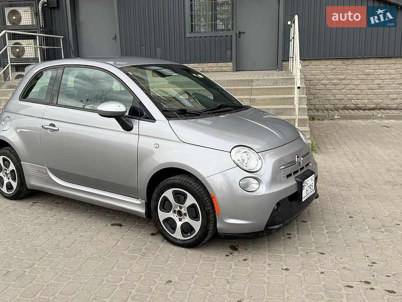 Хэтчбек Fiat 500e 2015 в Львове