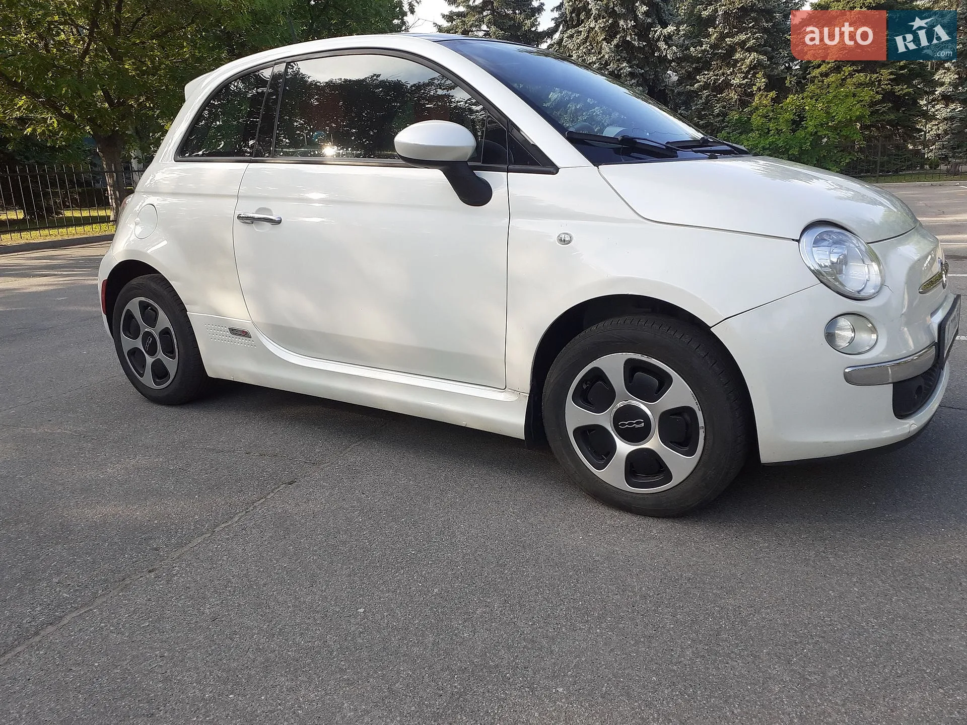 Fiat FIAT 500E 2014 VIN 3C3CFFGE7FT549808 фото оголошення 8 з 27
