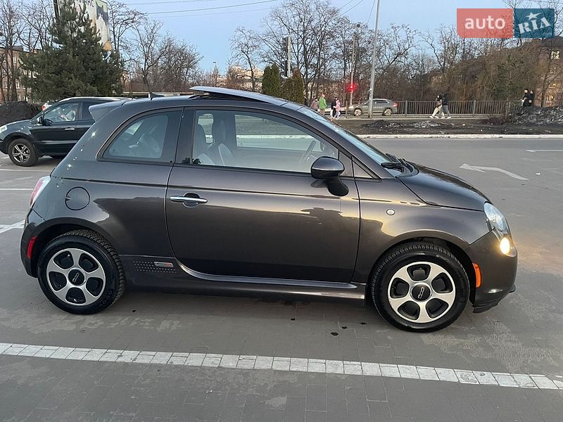 Fiat 500e, фото з оголошення