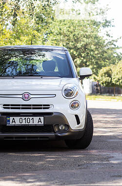 Седан Fiat 500L 2014 в Черновцах