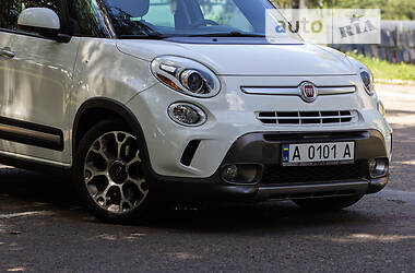 Седан Fiat 500L 2014 в Черновцах