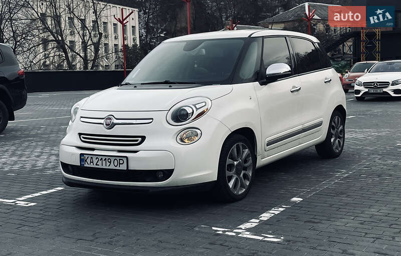 Хэтчбек Fiat 500L 2013 в 