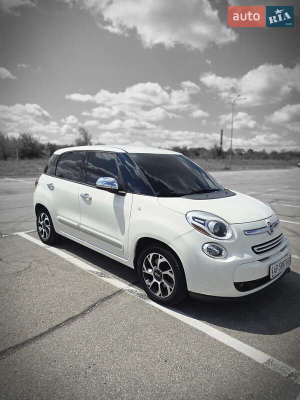 Хэтчбек Fiat 500L 2013 в 