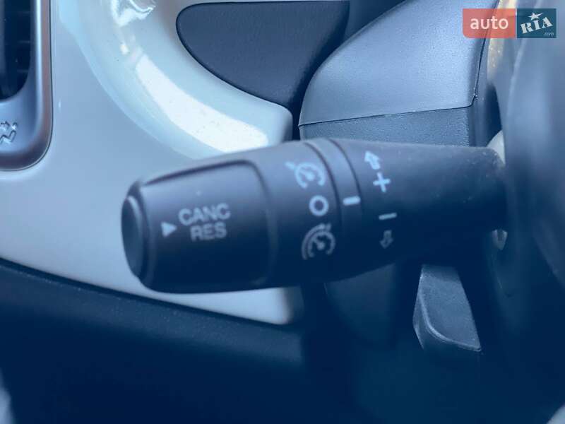 Хэтчбек Fiat 500L 2015 в Киеве фото 29 Хэтчбек Fiat 500L 2015 в Киеве