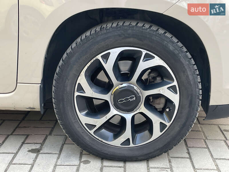 Хэтчбек Fiat 500L 2014 в Ужгороде