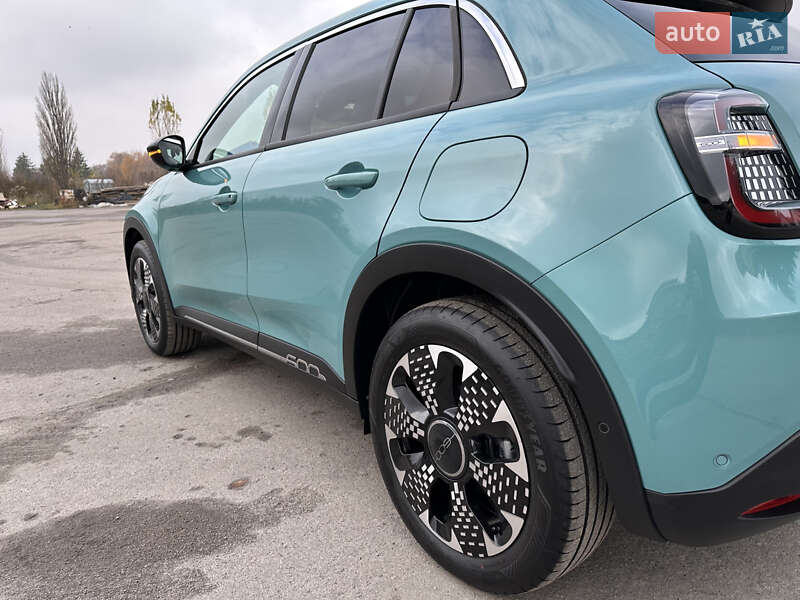 Внедорожник / Кроссовер Fiat 600e 2024 в Ровно