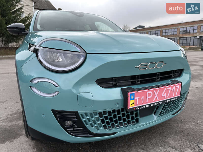 Внедорожник / Кроссовер Fiat 600e 2024 в Ровно