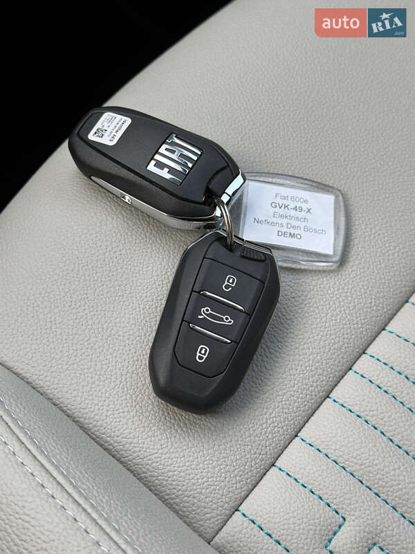 Внедорожник / Кроссовер Fiat 600e 2024 в Ровно