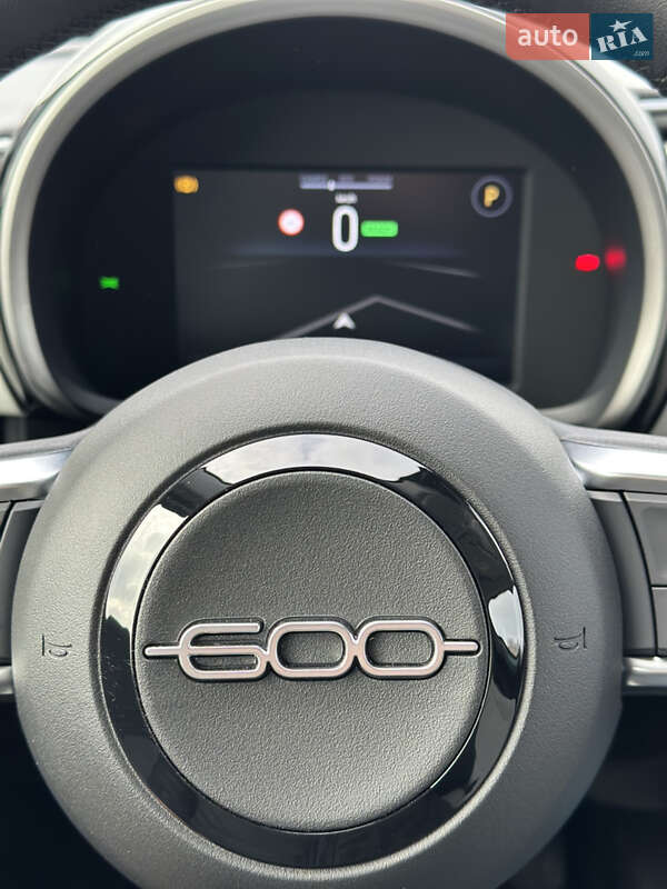 Внедорожник / Кроссовер Fiat 600e 2024 в Ровно