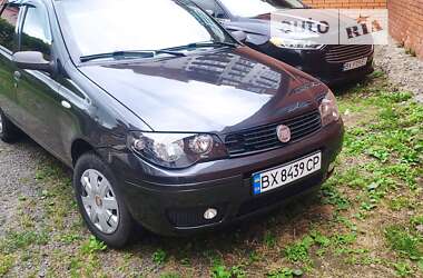 Седан Fiat Albea 2011 в 