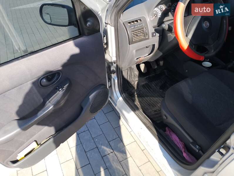 Седан Fiat Albea 2010 в Виннице
