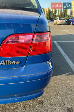 Седан Fiat Albea 2011 в 