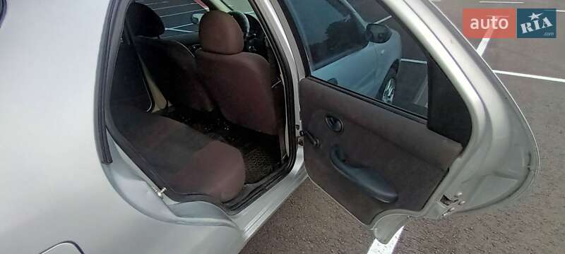 Седан Fiat Albea 2010 в Чернигове