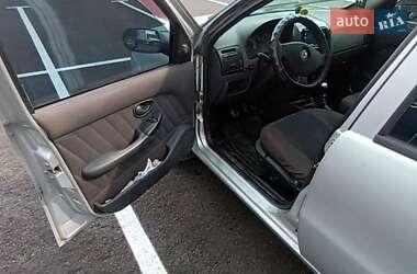Седан Fiat Albea 2010 в 