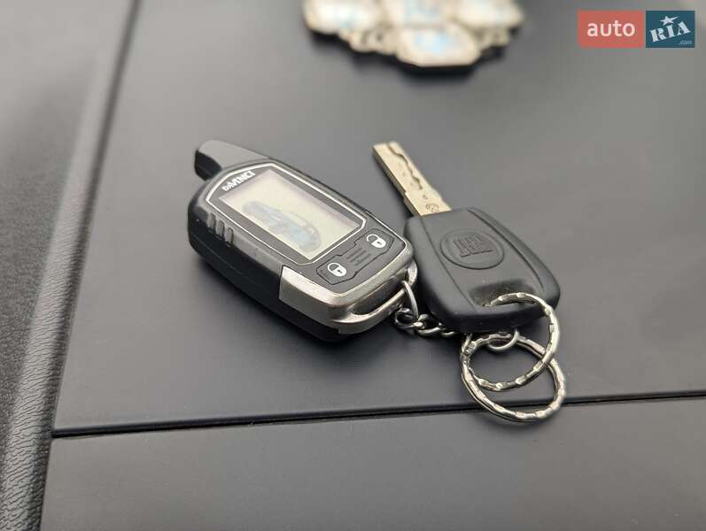 Седан Fiat Albea 2011 в Киеве
