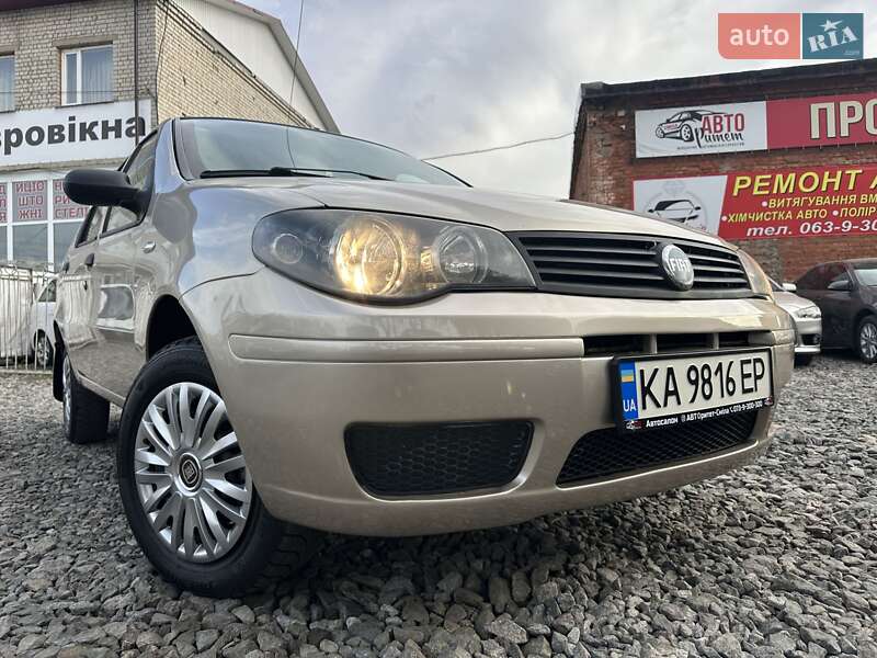 Седан Fiat Albea 2010 в Смеле