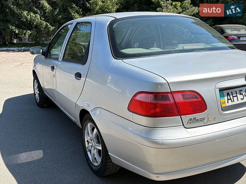 Седан Fiat Albea 2010 в Киеве
