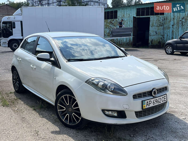Хэтчбек Fiat Bravo 2010 в 