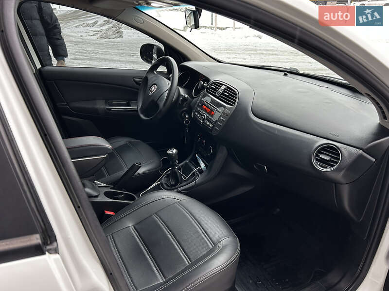 Хэтчбек Fiat Bravo 2012 в Киеве фото 10 Хэтчбек Fiat Bravo 2012 в Киеве