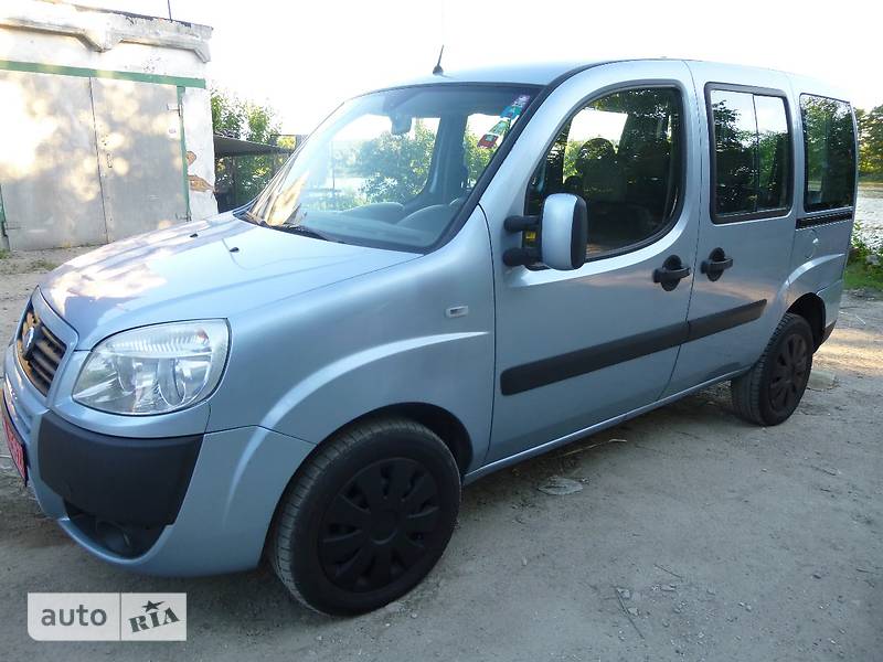 Грузопассажирский фургон Fiat Doblo 2008 в 
