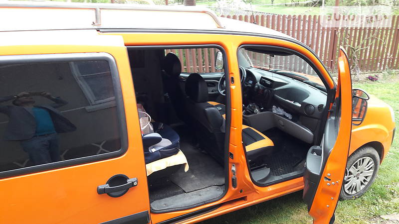 Вантажопасажирський фургон Fiat Doblo 2008 в Івано-Франківську