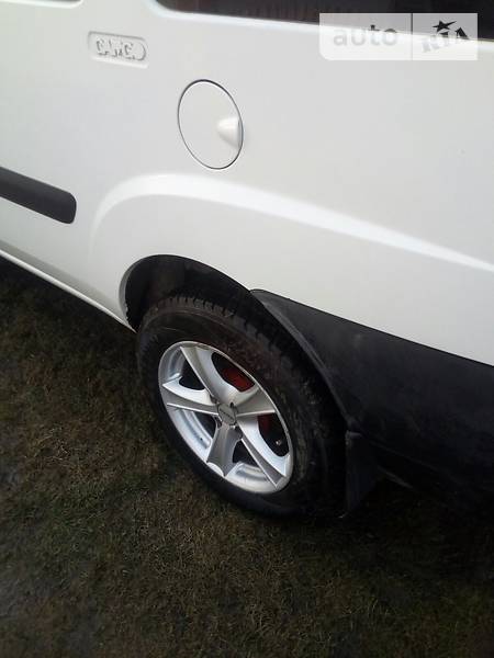 Хэтчбек Fiat Doblo 2006 в Черновцах