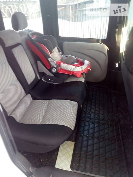 Хэтчбек Fiat Doblo 2006 в Черновцах
