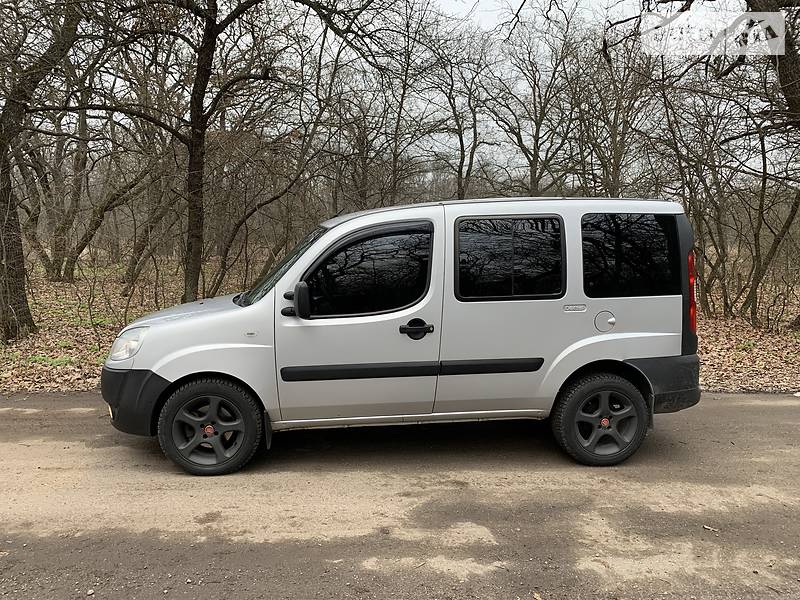 Универсал Fiat Doblo 2010 в Днепре