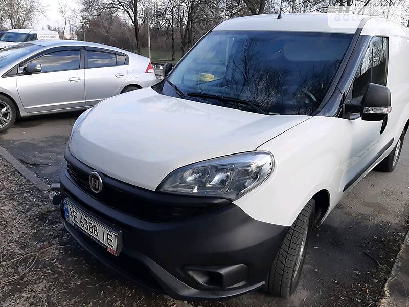 Вантажопасажирський фургон Fiat Doblo 2017 в Дніпрі