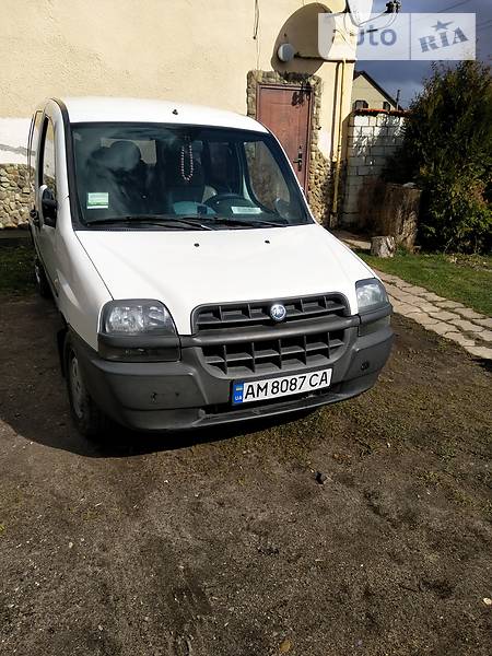 Вантажопасажирський фургон Fiat Doblo 2005 в 