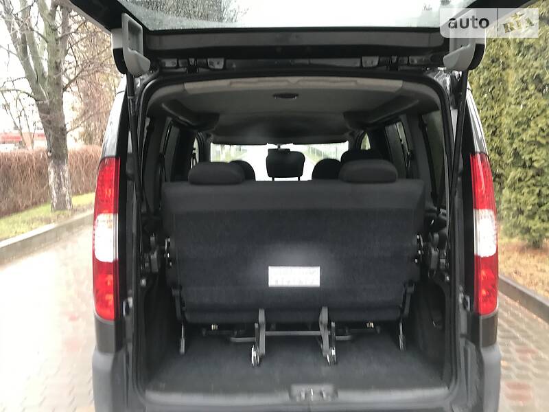 Вантажопасажирський фургон Fiat Doblo 2007 в Луцьку