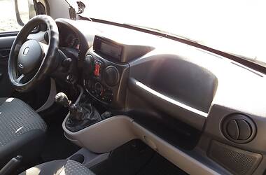 Вантажопасажирський фургон Fiat Doblo 2010 в 