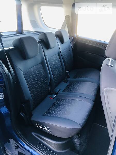 Вантажопасажирський фургон Fiat Doblo 2014 в Стрию