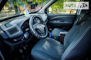 Грузопассажирский фургон Fiat Doblo 2010 в 