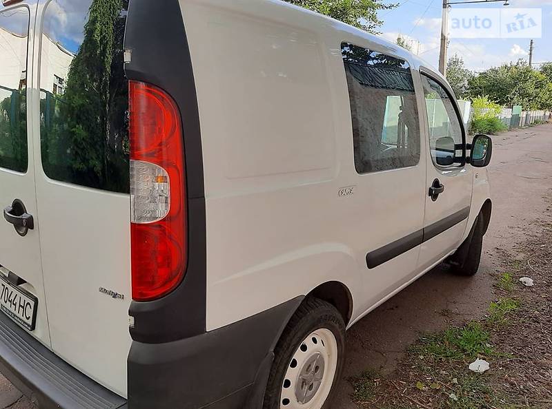 Вантажопасажирський фургон Fiat Doblo 2003 в Кривому Розі