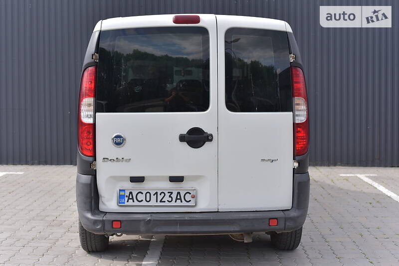 Пикап Fiat Doblo 2006 в Нововолынске