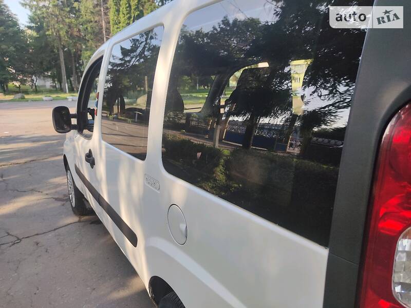 Мінівен Fiat Doblo 2008 в Житомирі