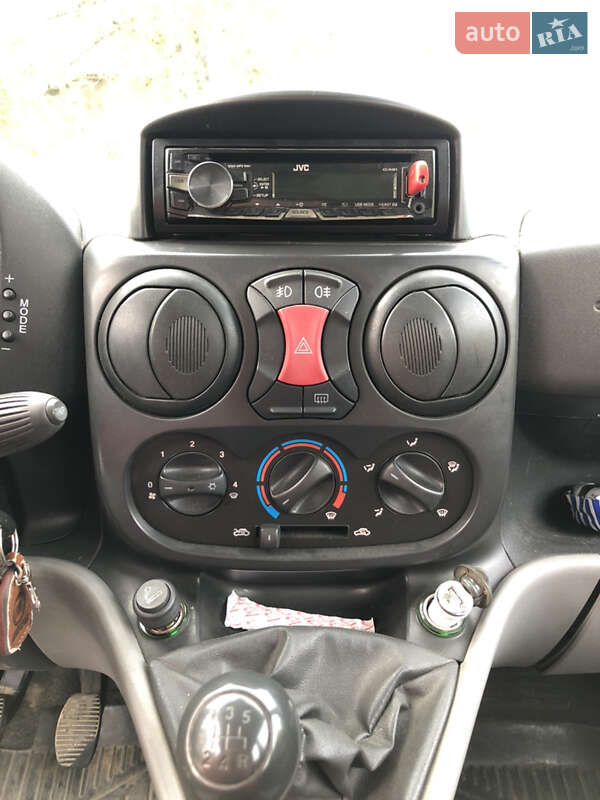 Универсал Fiat Doblo 2009 в Хусте