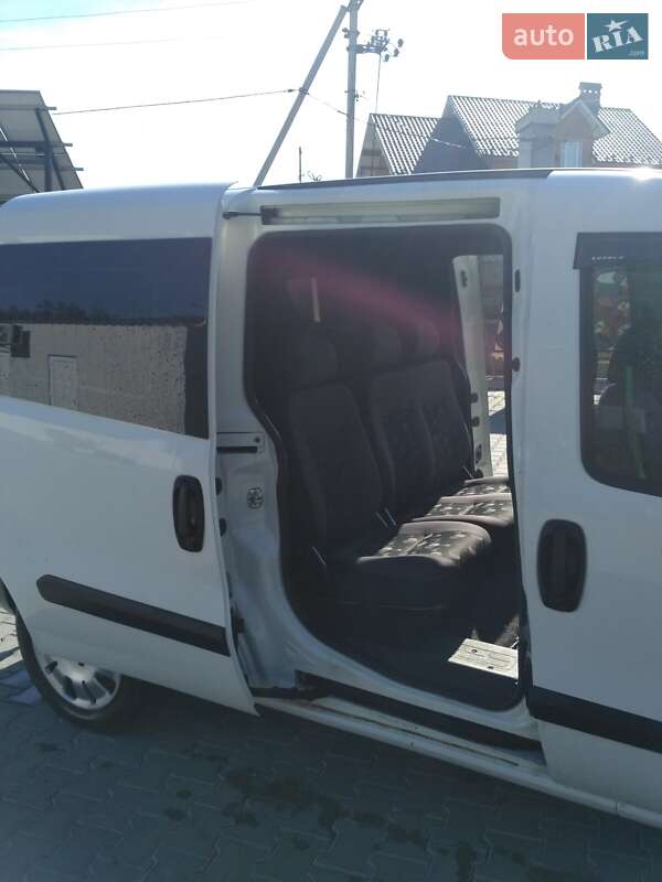 Мінівен Fiat Doblo 2010 в Чернівцях