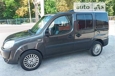 Універсал Fiat Doblo 2006 в Чернівцях