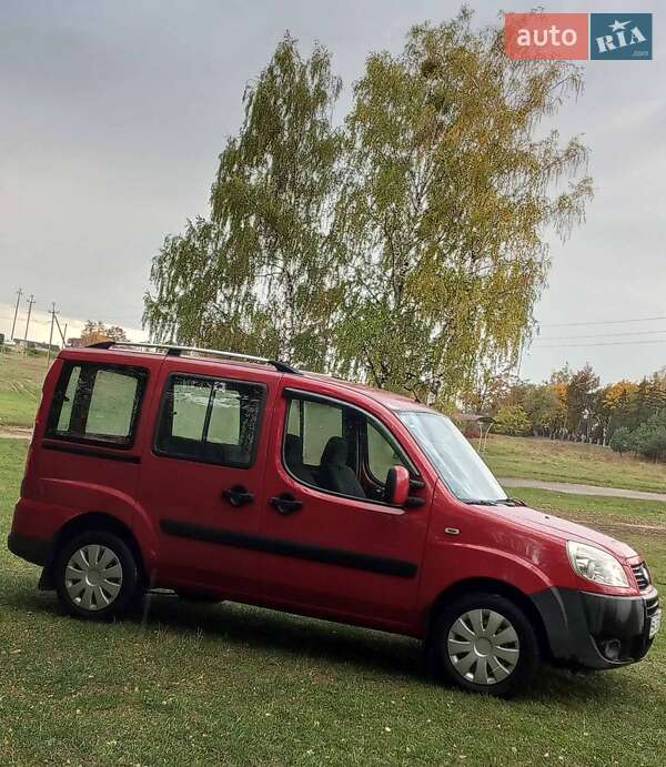 Минивэн Fiat Doblo 2006 в Сарнах