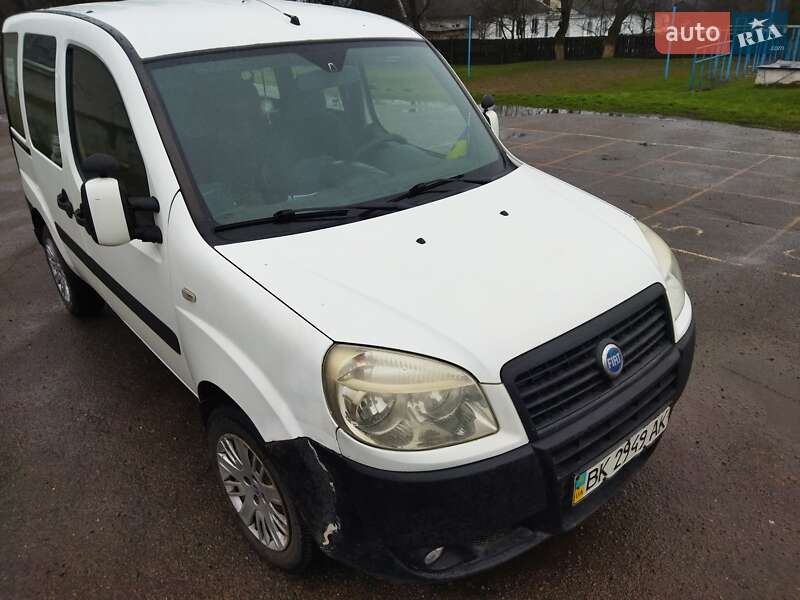Минивэн Fiat Doblo 2006 в Ровно
