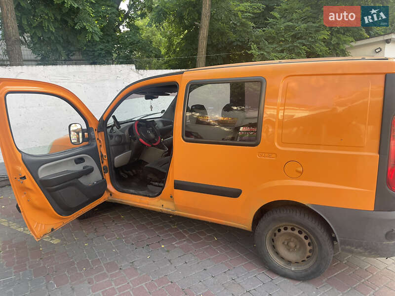 Мінівен Fiat Doblo 2006 в Києві