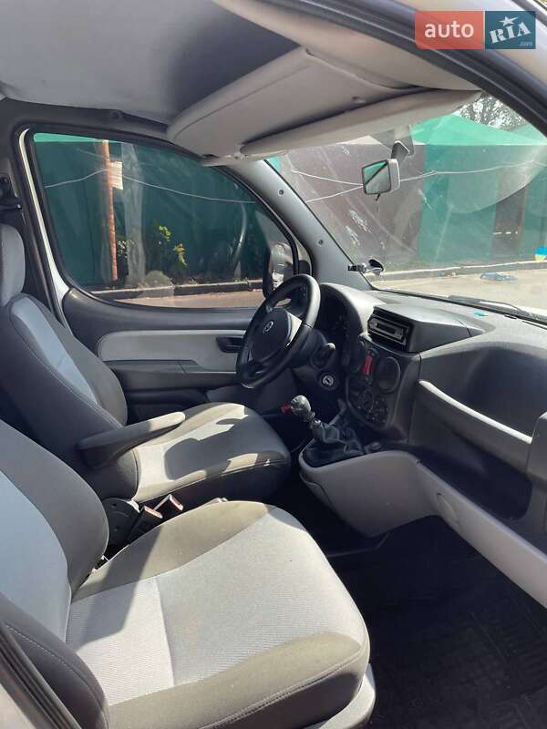 Минивэн Fiat Doblo 2006 в Киеве фото 4 Минивэн Fiat Doblo 2006 в Киеве