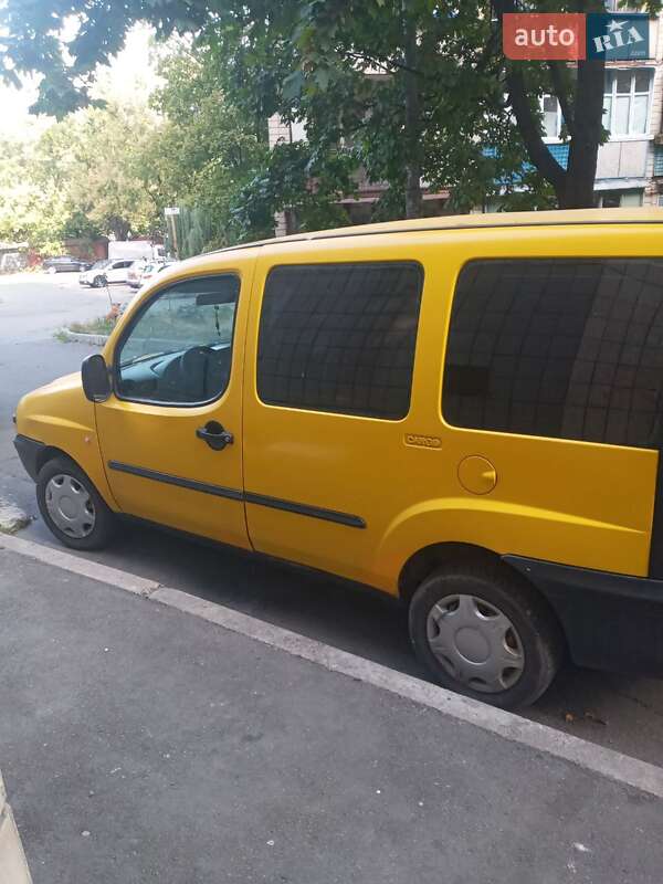 Минивэн Fiat Doblo 2004 в Киеве