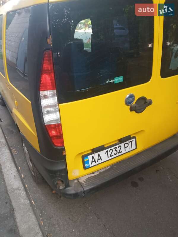 Минивэн Fiat Doblo 2004 в Киеве