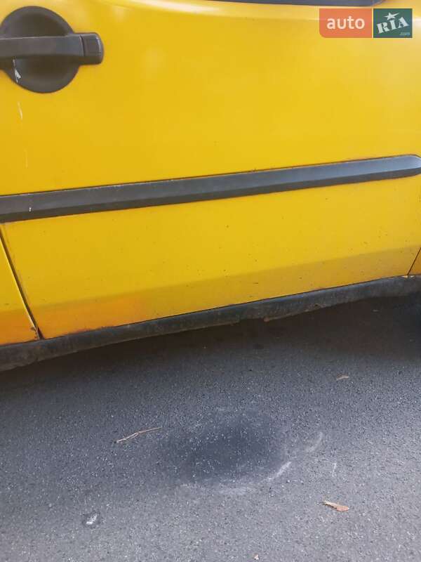 Минивэн Fiat Doblo 2004 в Киеве