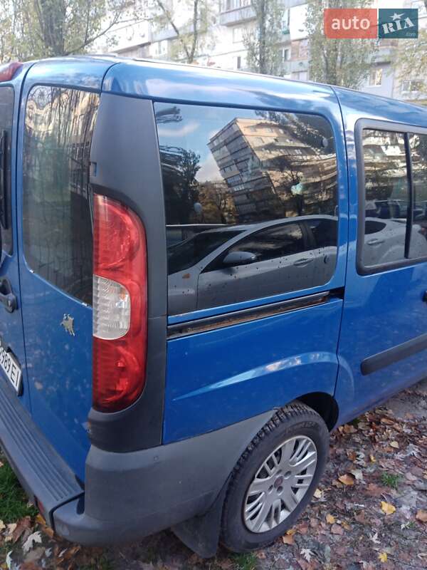Минивэн Fiat Doblo 2007 в Киеве