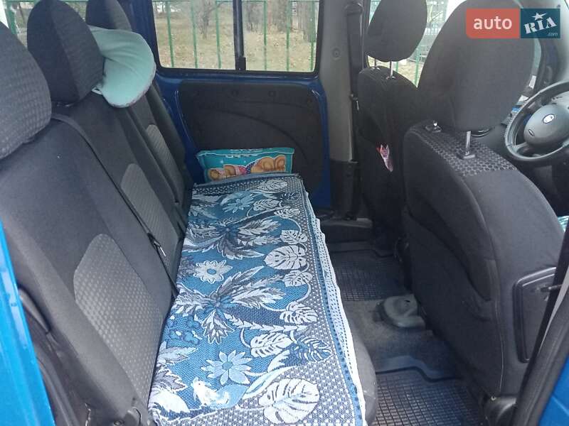 Минивэн Fiat Doblo 2007 в Киеве