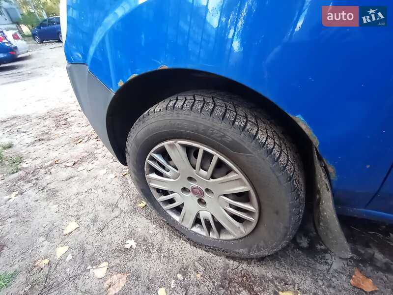Минивэн Fiat Doblo 2007 в Киеве